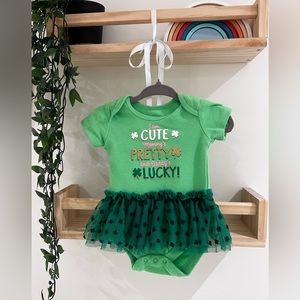 Baby girls 0-3M St Patrick’s Day onesie
